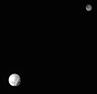 Pluto - je lehčí